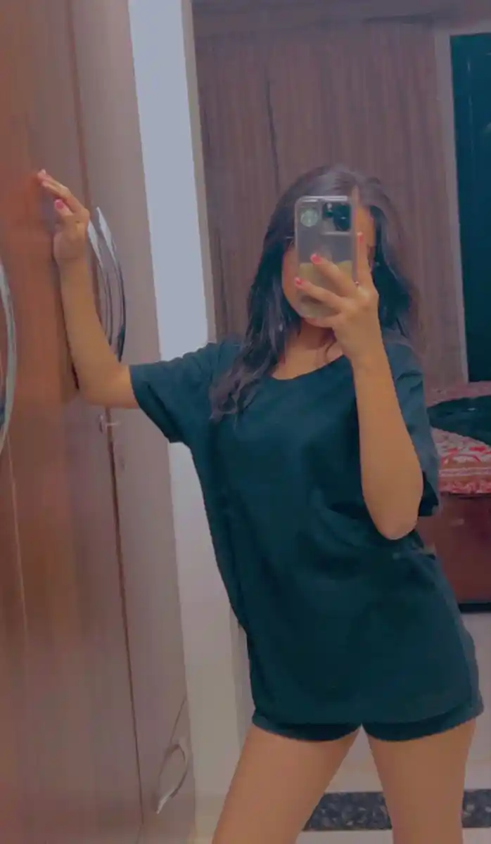 girls-hide-face-pic girls-hide-face-pic