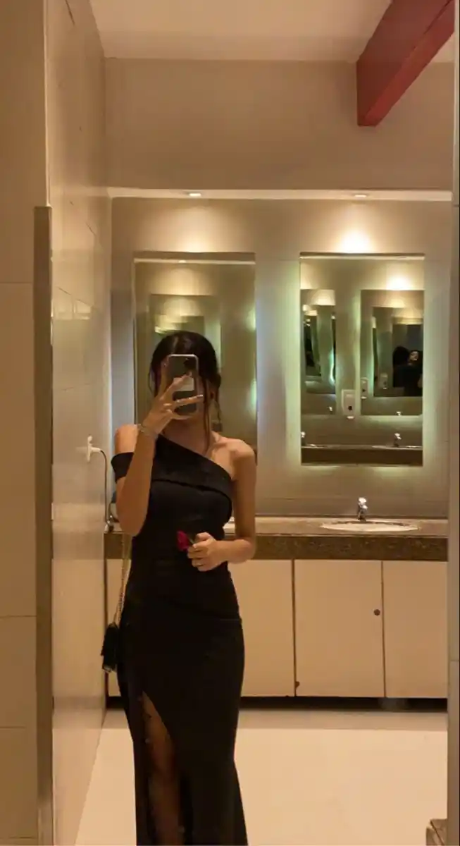 girls-hide-face-pic girls-hide-face-pic