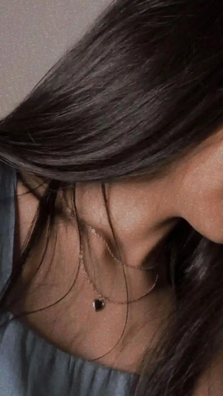 hide-face-girl-dp hide-face-girl-dp