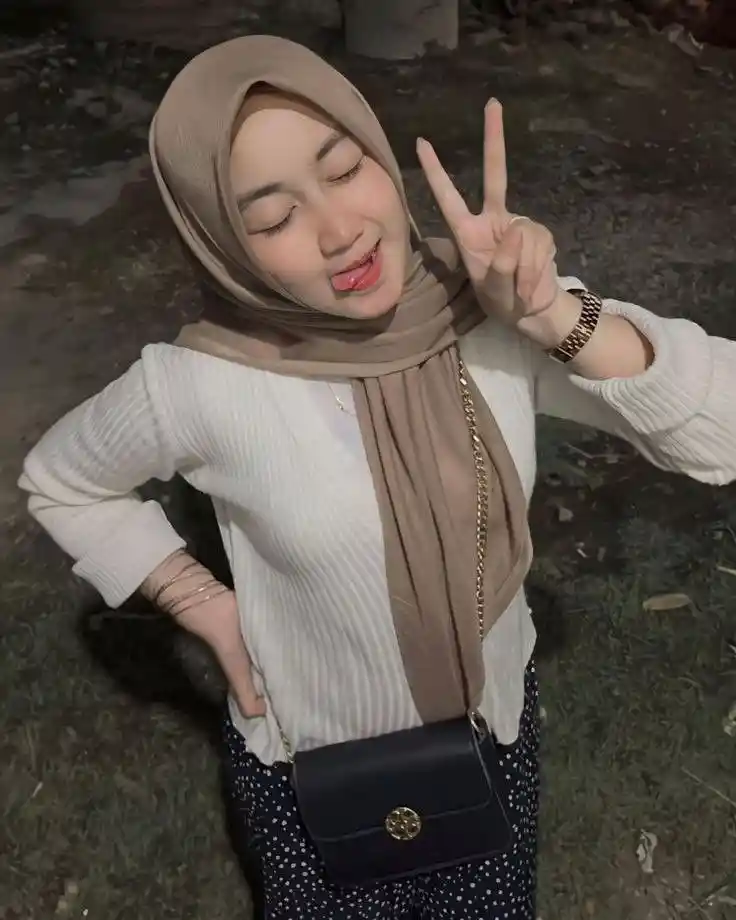 hijab-girl-dp-for-whatsapp