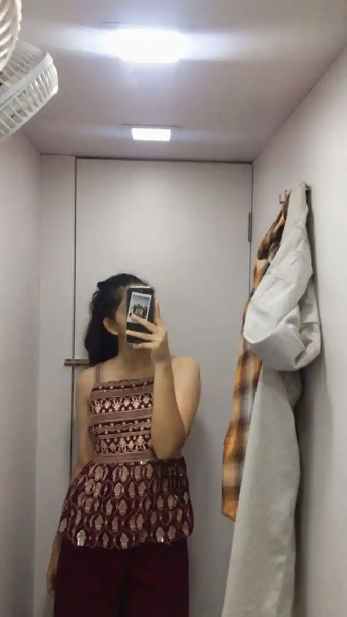 hijab-girl-hide-face-pic-dp hijab-girl-hide-face-pic-dp