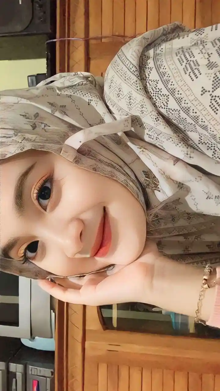 instagram-cute-hijab-girl-dp