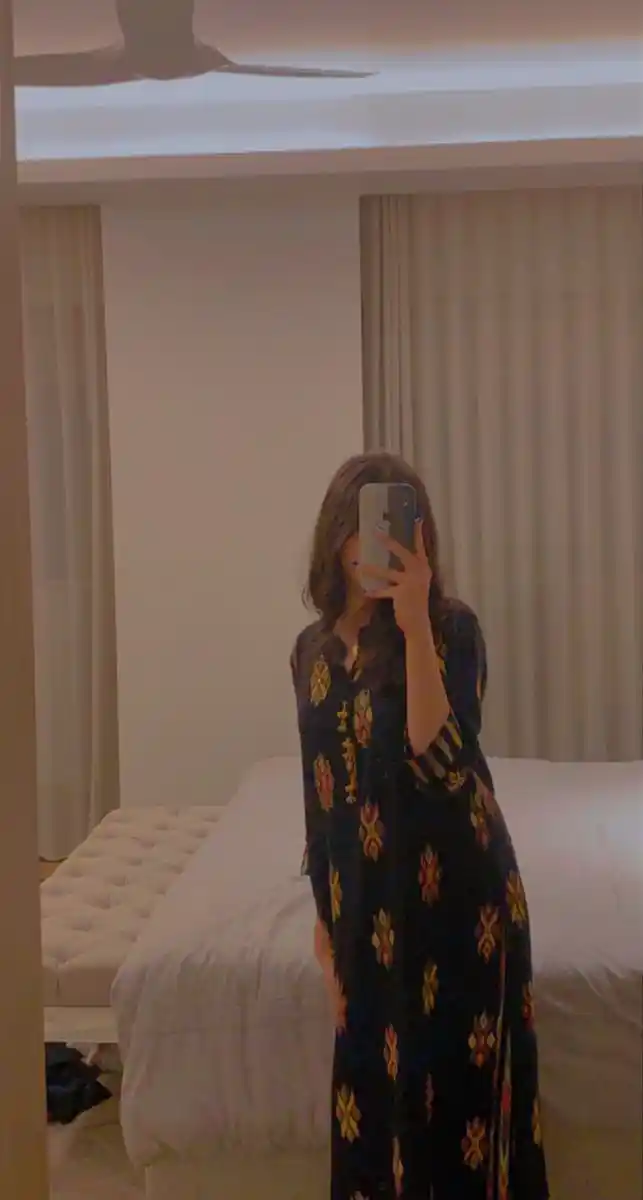 mirror-selfie-dp