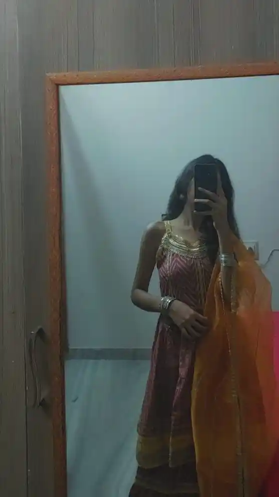mirror-selfie-dp