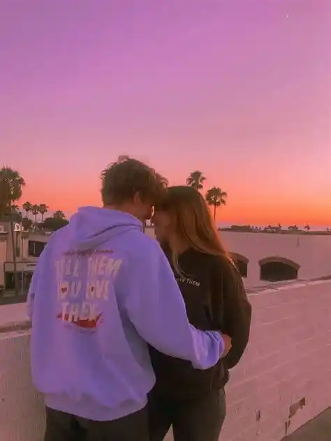 modern-cute-couple-dp