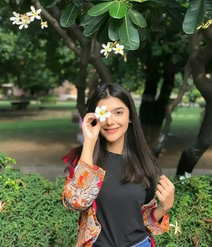 whatsapp-dp-new whatsapp-dp-new