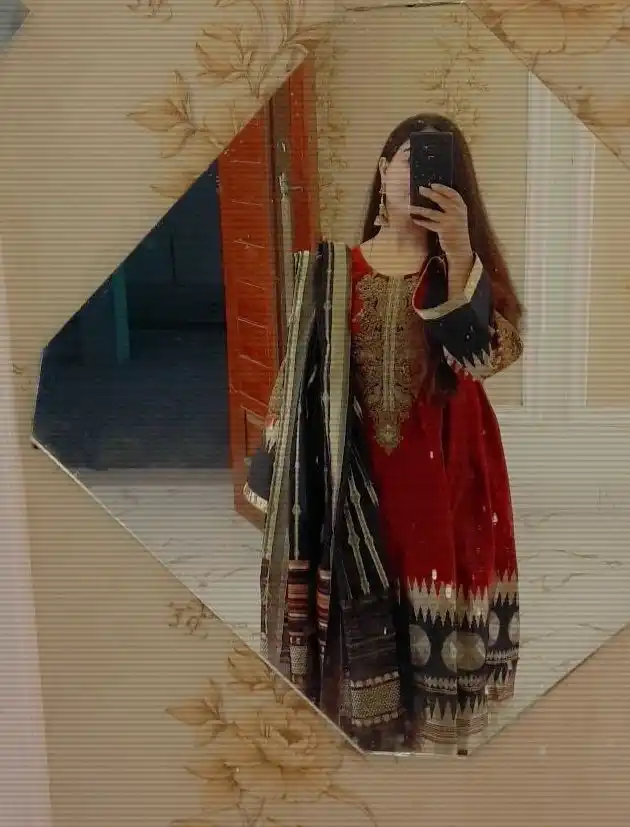 hide-face-girl-pic-dp hide-face-girl-pic-dp