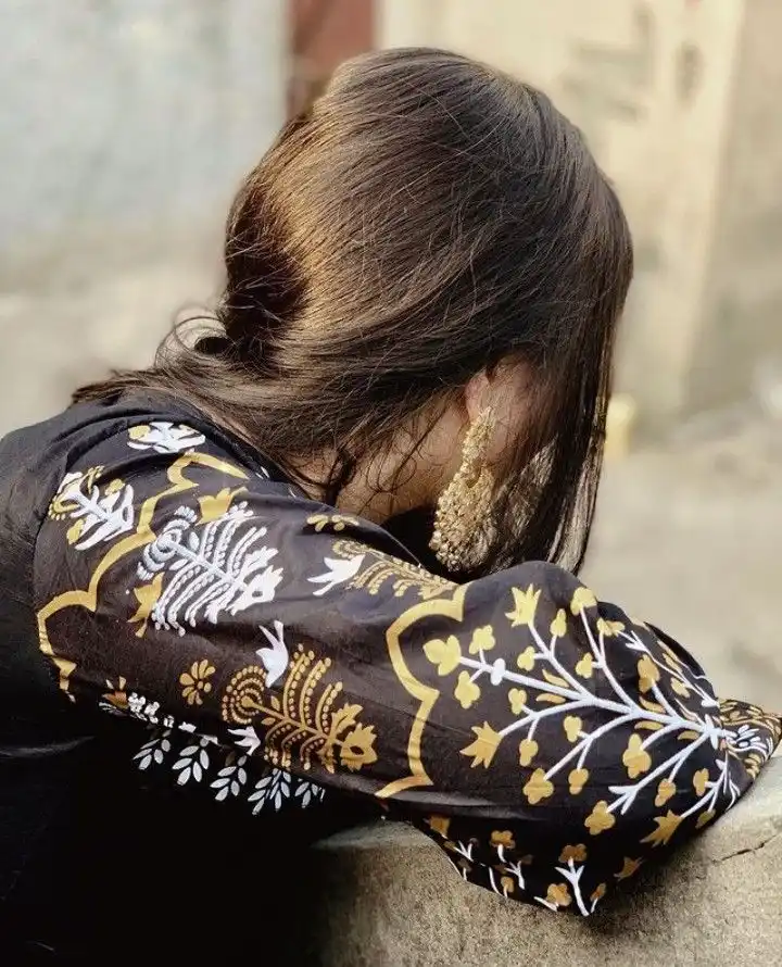 hide-face-girl-pic-dp hide-face-girl-pic-dp