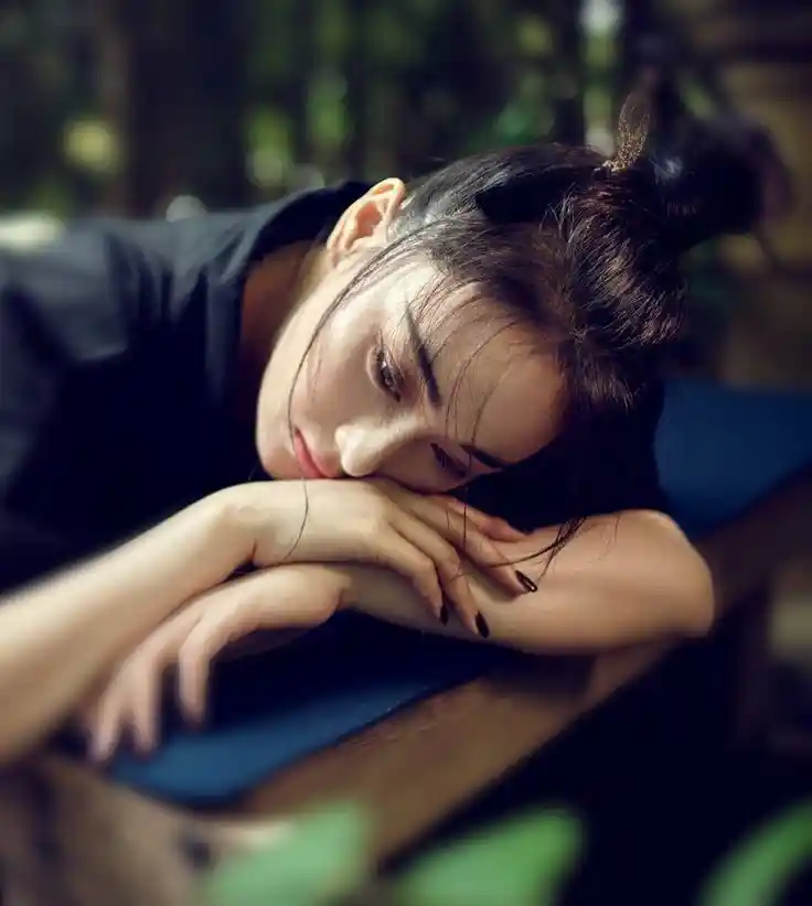 sad-girl-pics sad-girl-pics