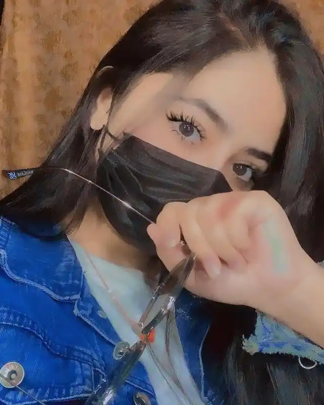 hot-mask-girl-pics hot-mask-girl-pics