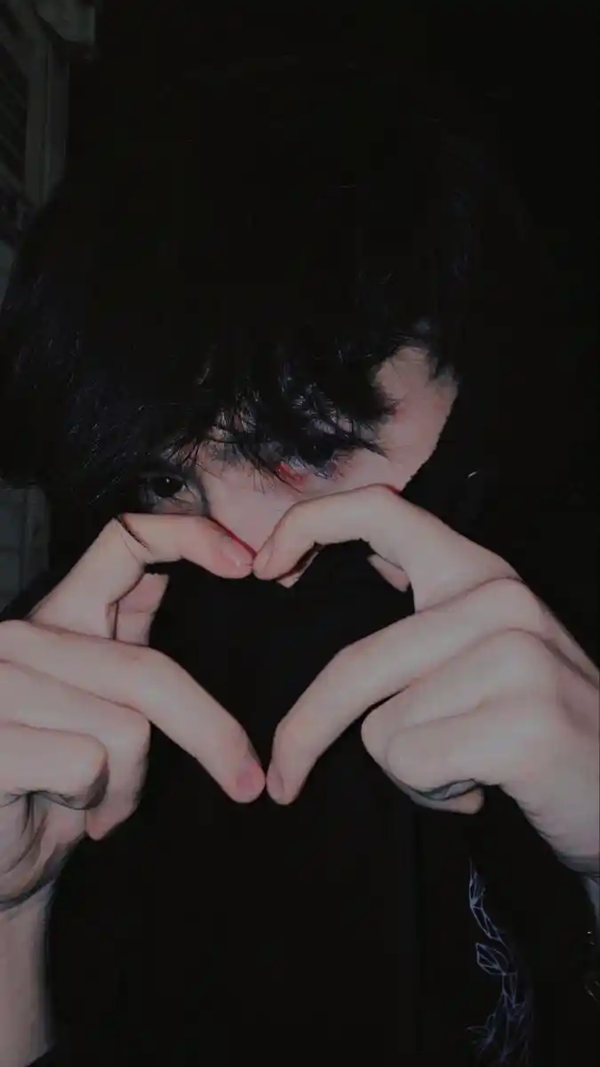 iphone-boys-dp iphone-boys-dp