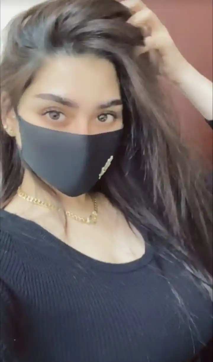 mask-girl-pic mask-girl-pic