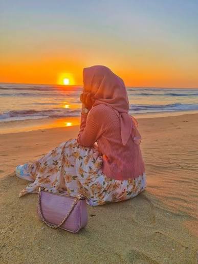 Beautiful Hijab DP for a Soft Look