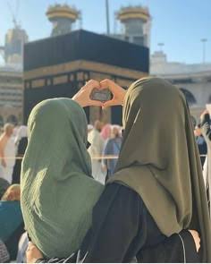 Beautiful Hijab DP for a Soft Look