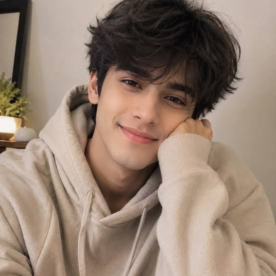Cute Boy DP Cute Boy DP with a Natural Smile