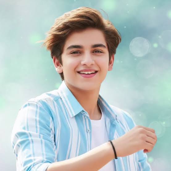 Cute Boy DP Cute Boy DP with a Natural Smile