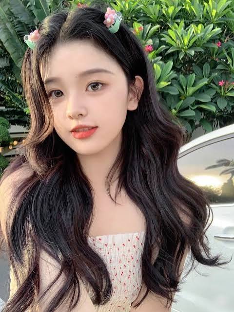 Cute Girl Insta DP
