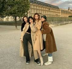 Fun and Happy Girls Group DP