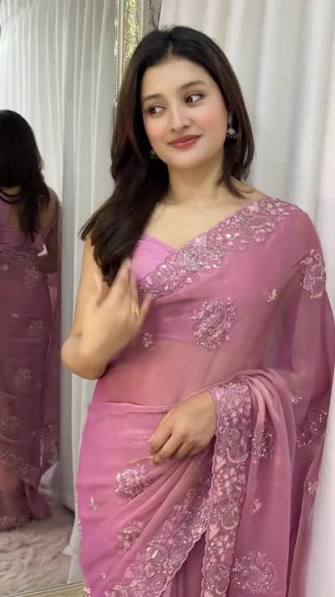 How To Choose The Perfect Saree DP