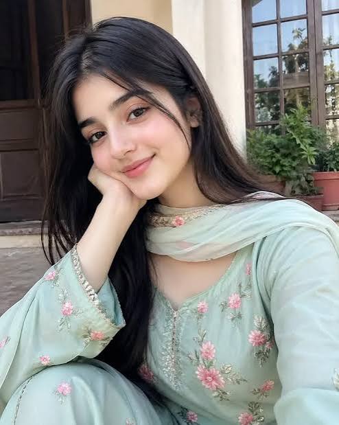Cute Girl DP: Simple and Natural Girl DP