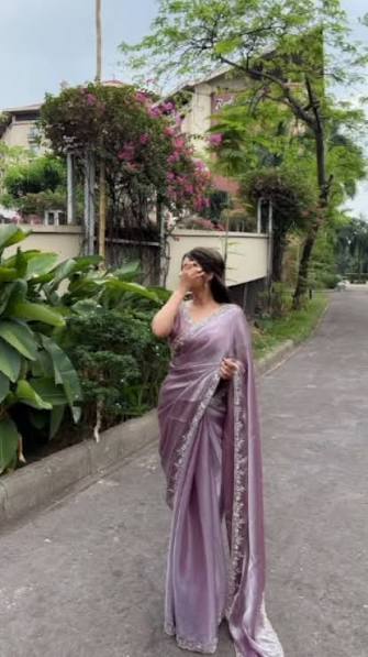 Stylish Saree Poses For A Beautiful DP