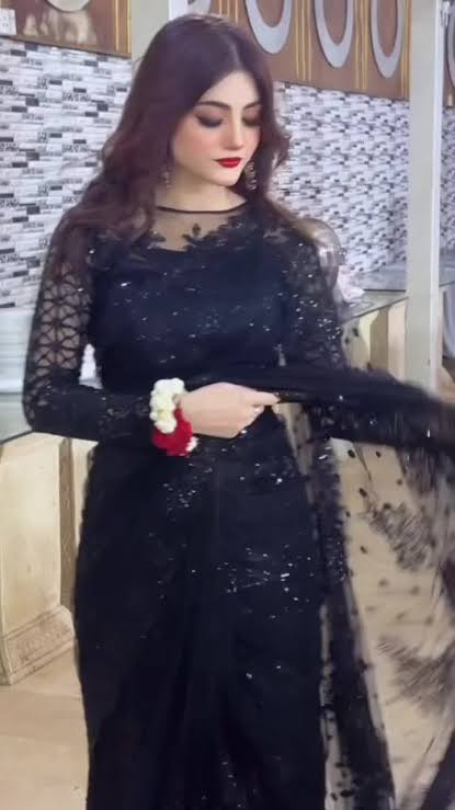 Trending Saree Girl DP Styles